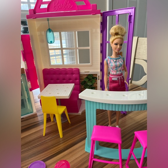 Barbie Cook ‘n Grill Restaurant Playset with Barbie Doll, 36 Pieces - Picture 11 of 12